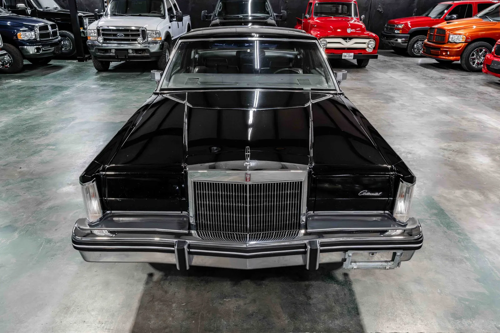 1983-Lincoln-Continental-Black-668677--40.jpg